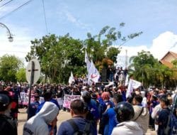 Desak tetapkan UMSK, Ratusan Buruh Kembali Lakukan Aksi