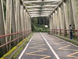 VIRAL! Rekaman Pengendara Motor di Jembatan Cangar Diduga Jadi Momen Terakhir Sebelum Bunuh Diri