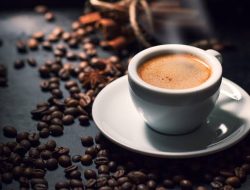 Fenomena Warkop Pontianak Cangkir Kopi dan Ruang Sosial