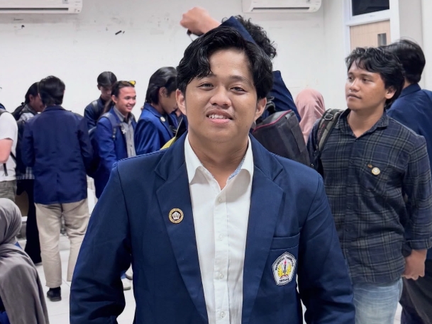 Dolar Naik