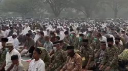 Ribuan Umat Muslim Gelar Sholat Istisqo di Pontianak, Memohon Hujan di Tengah Kemarau dan Kabut Asap