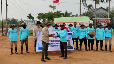 ‎Relawan anti api dan asap Bersama  Aliansi Mitra SPPG Tangani Karhutla di Sungai Besar
